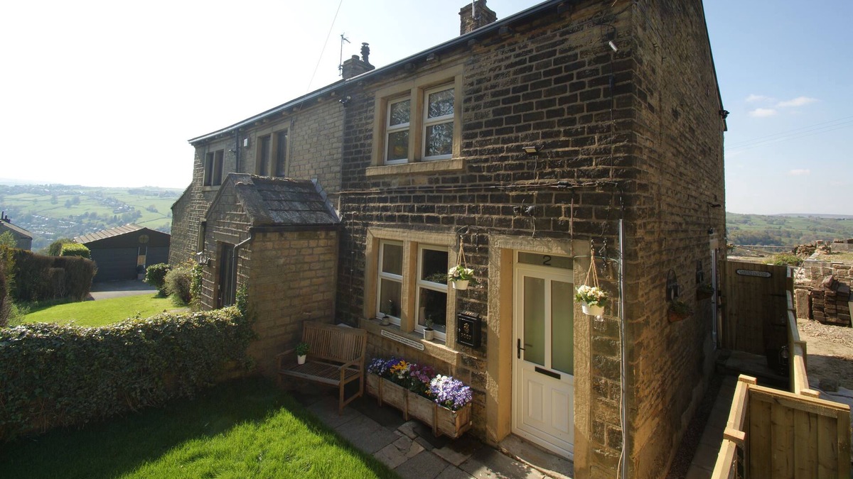 Barkisland Cottage | Cosy cottage, situated in a stunning location