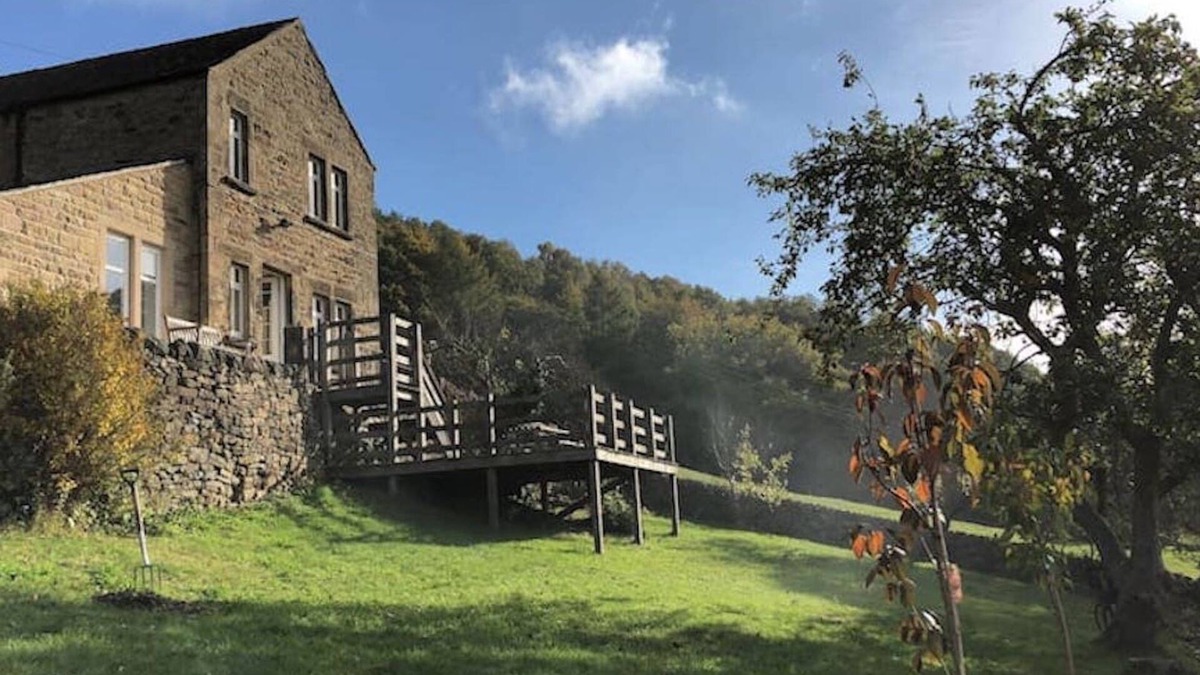 Beeley Cottage | Cosy cottage, stunning views near Chatsworth