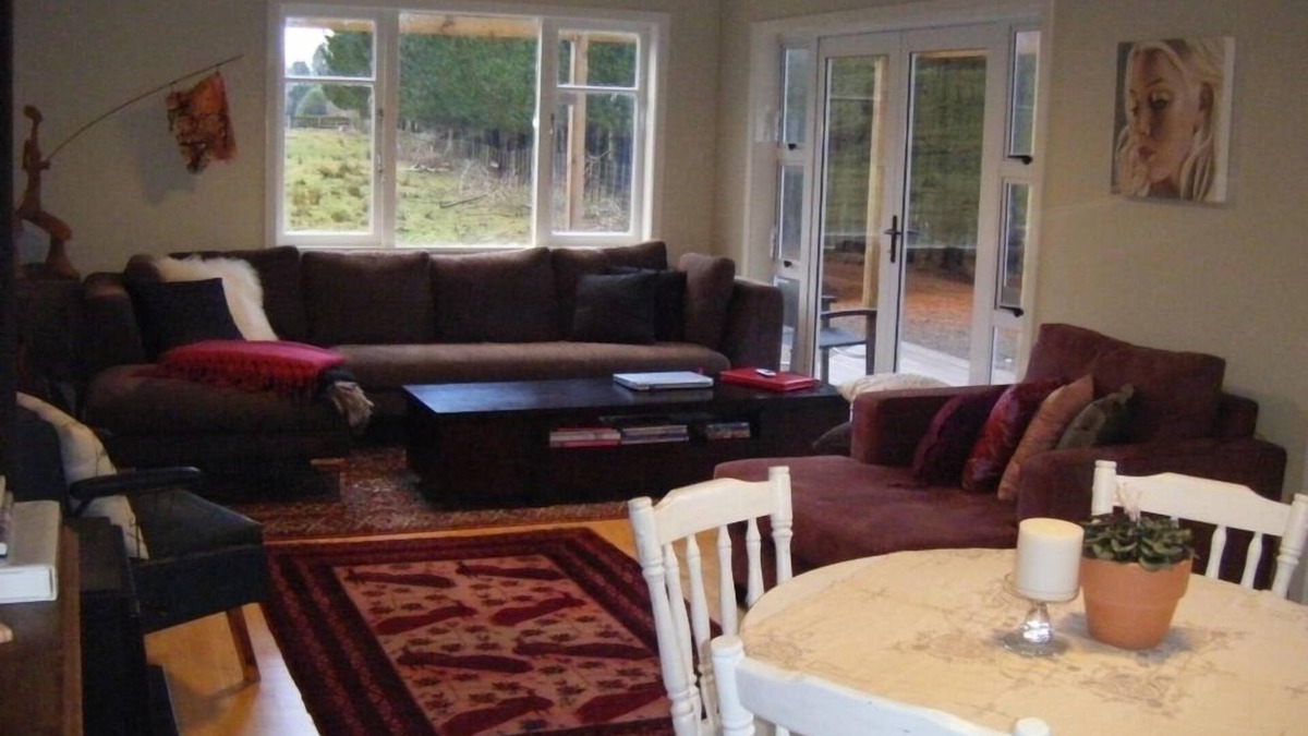 Raetihi House | Cosy cottage w modern facilities on 10 acres farm