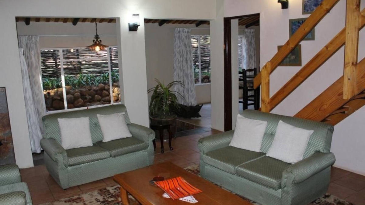 Giant's Castle Game Reserve Cottage | Cosy Cottage with Magnificent Lake and Mountain Viewsn