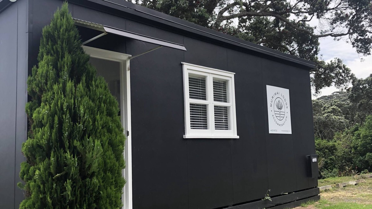 Muriwai Cabin | Cosy cottage with amazing views