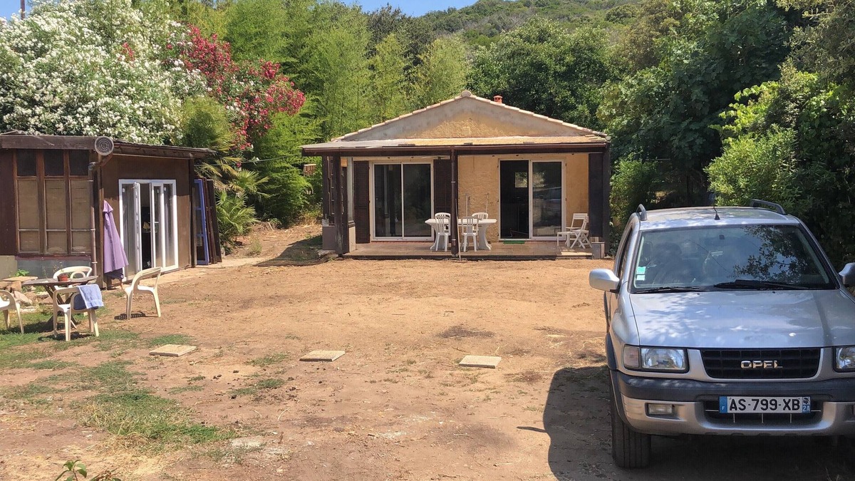 Orcino House | Cosy cottage with sea view and large garden