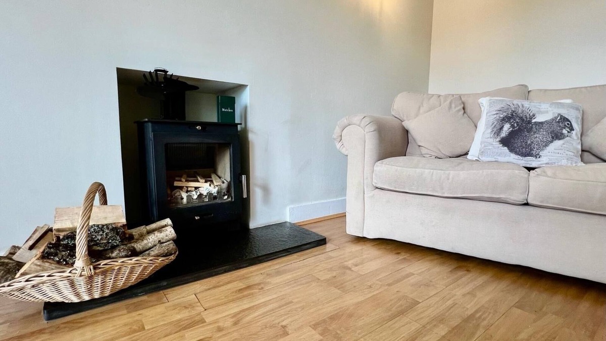 Banchory House | Cosy Country House Finzean, Aberdeenshire. Sleeps 6 & Pet Friendly with Garden