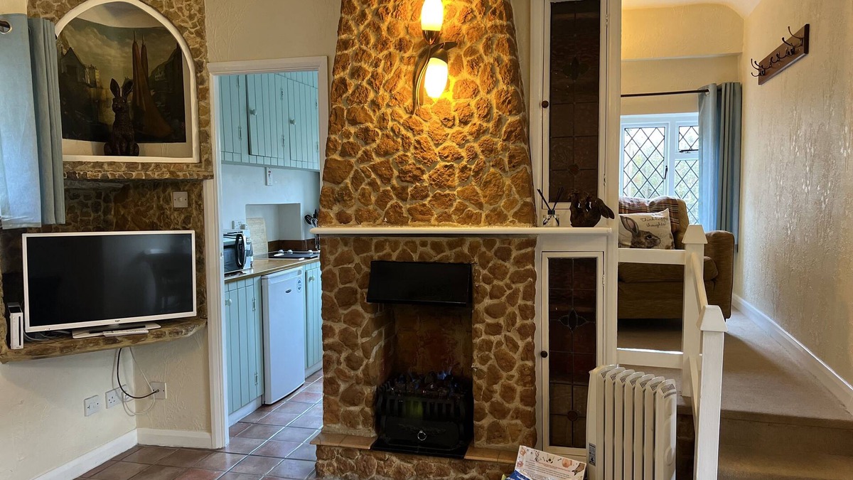 King's Lynn Cottage | Cosy Countryside Cottage - Hot Tub & Dog friendly