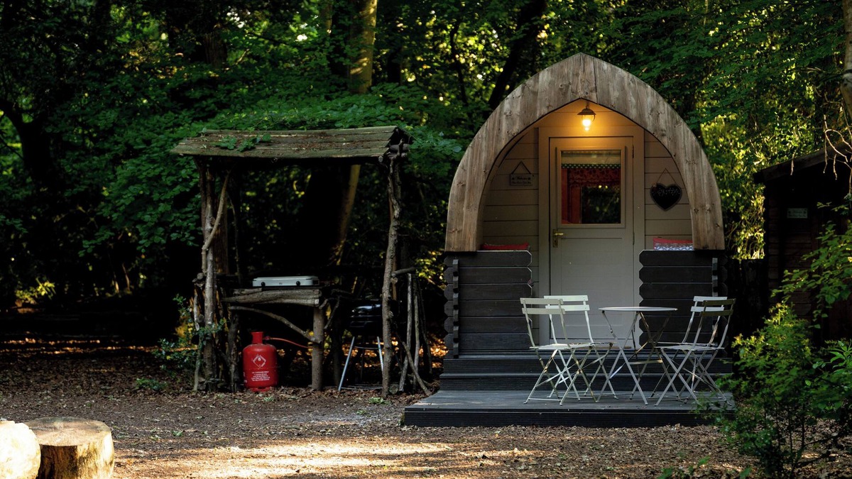 Plastow Green RV Rental | Cosy Daisy Glamping pod in secluded woodland setting