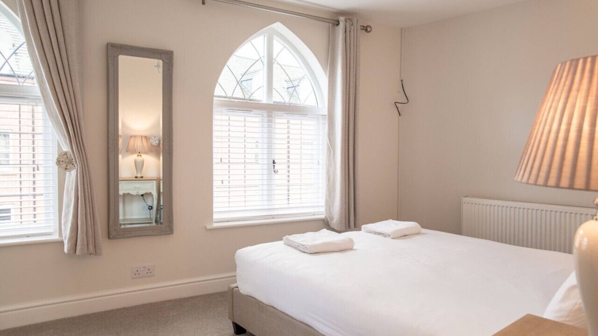 Tewkesbury Cottage | Cosy Detached 2 Bed Cottage in Tewkesbury Centre