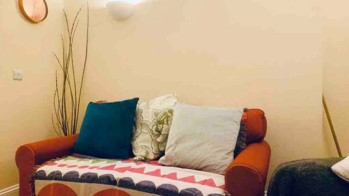 Wellingborough Apartment | Cosy double bed town centren
