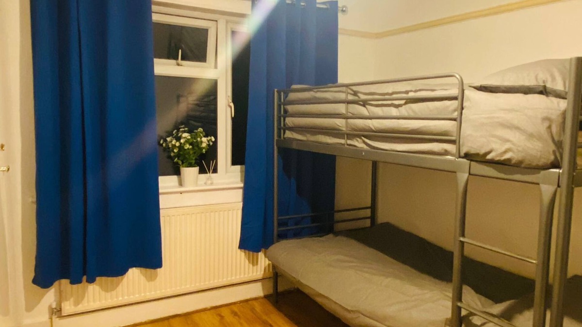 Marlborough House | Cosy Double room - 2 guests -Close to central London-5minsHarrow and Wealdstone