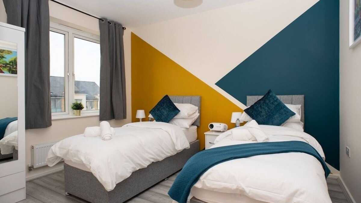Gravesend House | Cosy entire home|Free Parking|Contractors