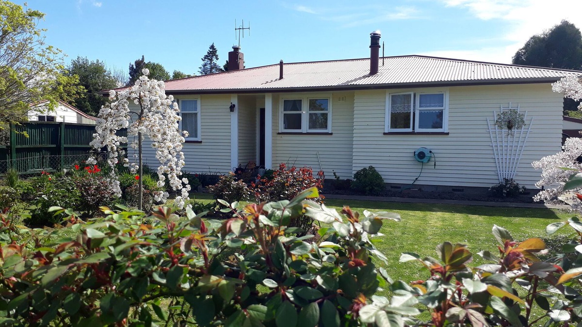 Cheviot Cottage | Cosy Family Cottage, within the Cheviot Township