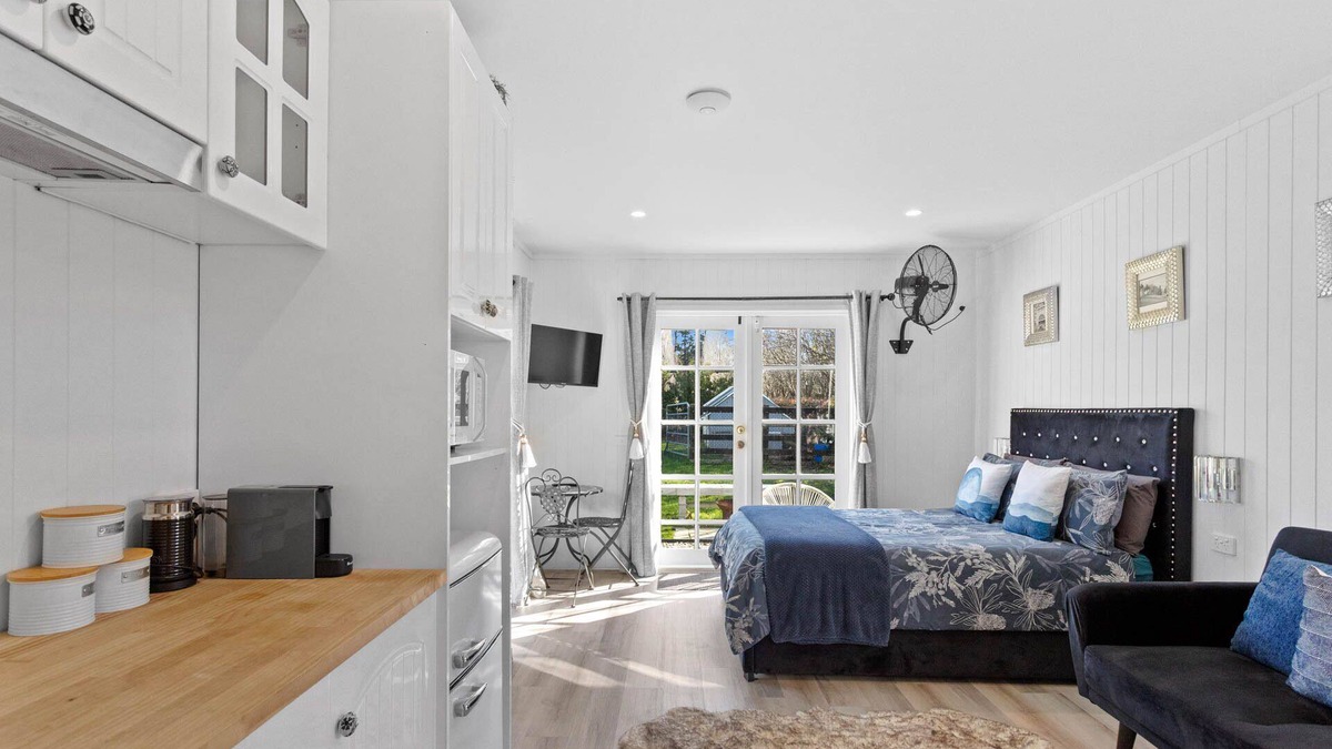 Tyabb Cottage | Cosy FarmStay@Harmony Cottage on Melbournes' Famous Mornington Peninsula