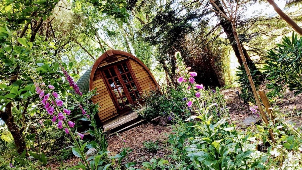 Saltash Cabin | Cosy Glamping at The Greenhouse Spa Retreat