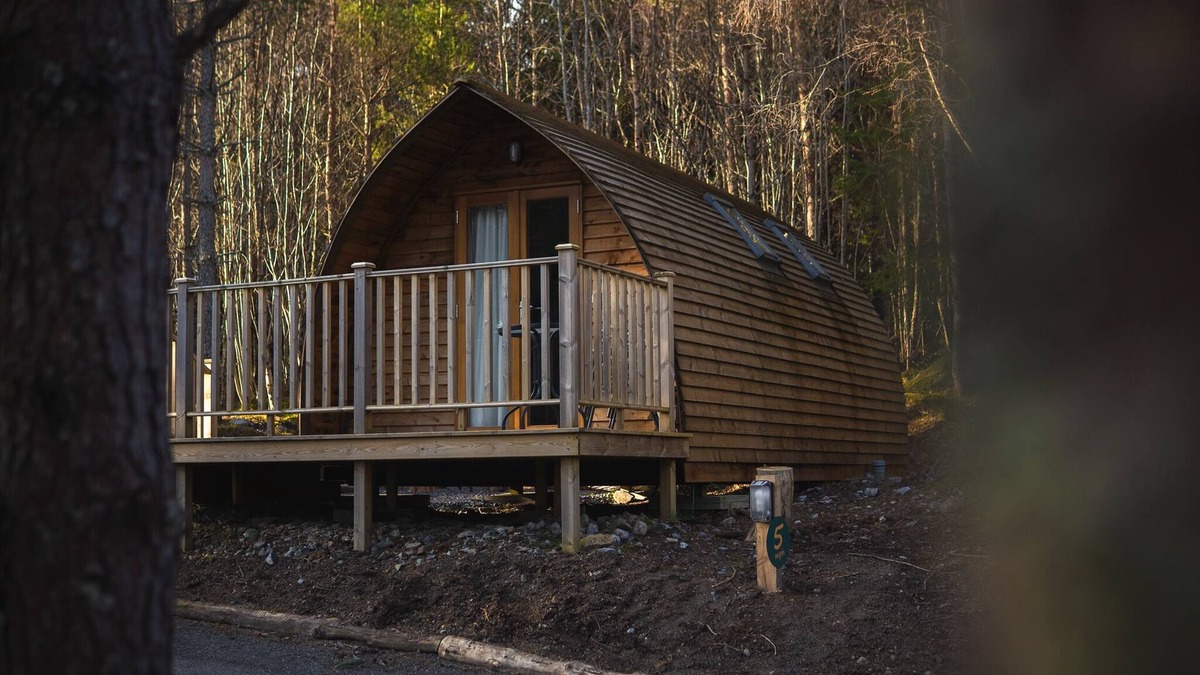 Tomintoul Cabin | Cosy Glamping Cabin in the Scottish Highlands