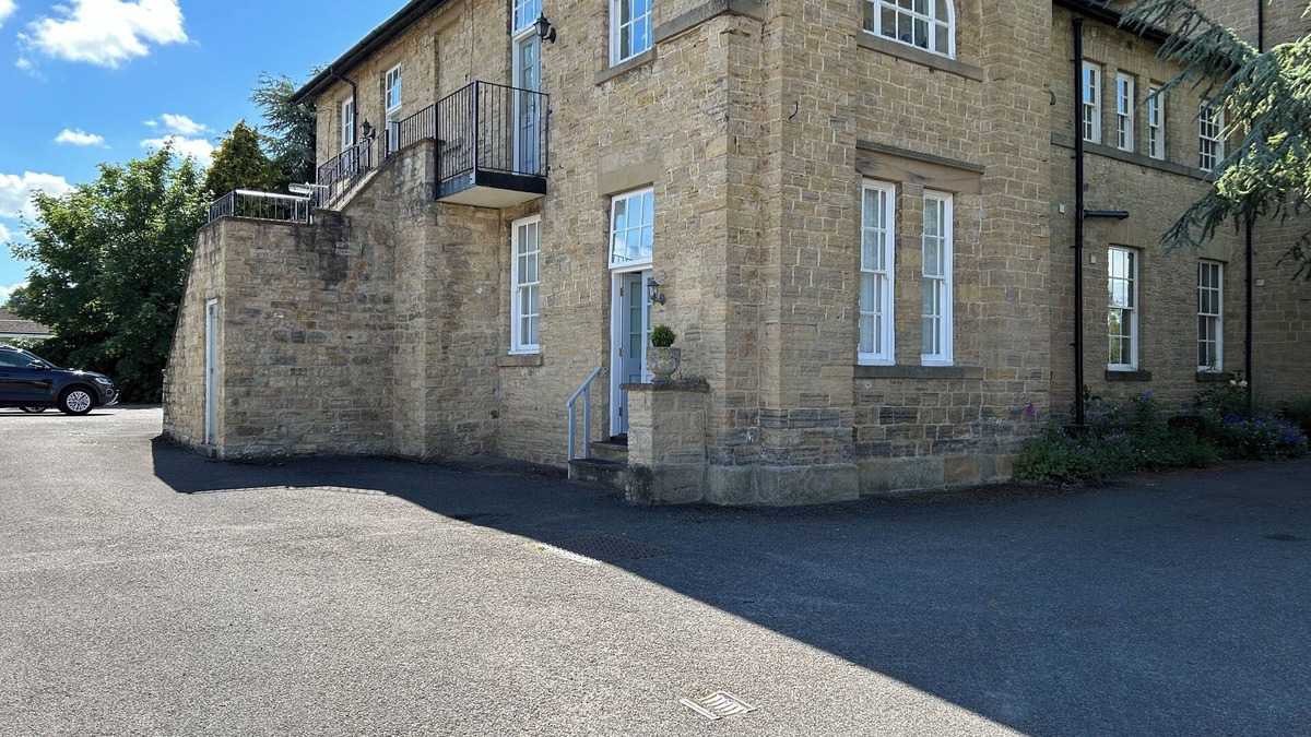 Bedale Apartment | Cosy Grade II Listed Apartment in Charming Bedale