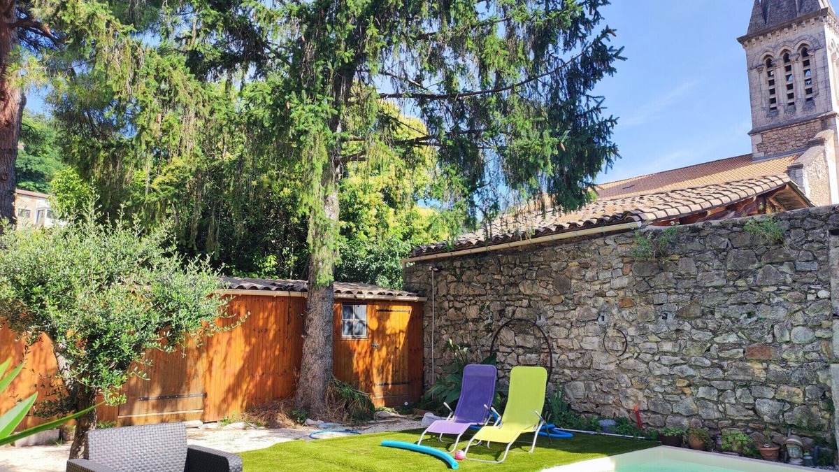 Charmes-sur-Rhone House | Cosy, green accommodation on ground floor
