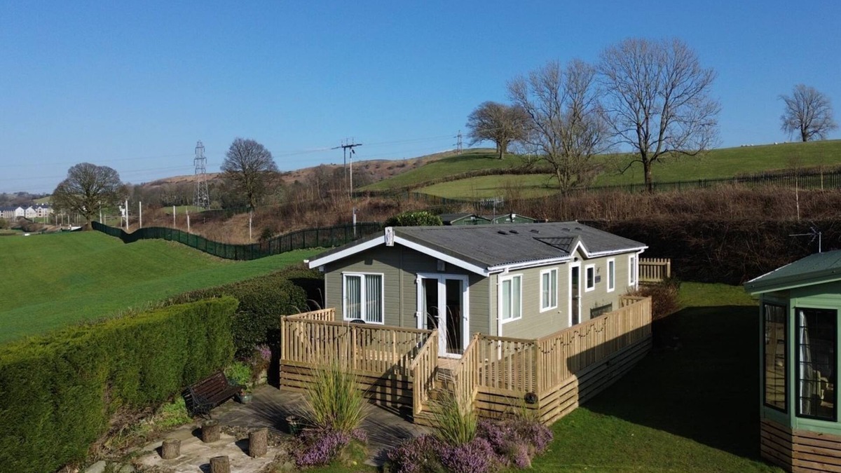 Natland House | Cosy Helvellyn Lodge - Wood Fired Hot Tub