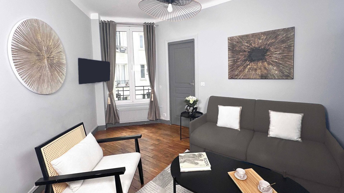 Saint-Lambert Apartment | Cosy Hideaway with lift near Montparnasse for 5