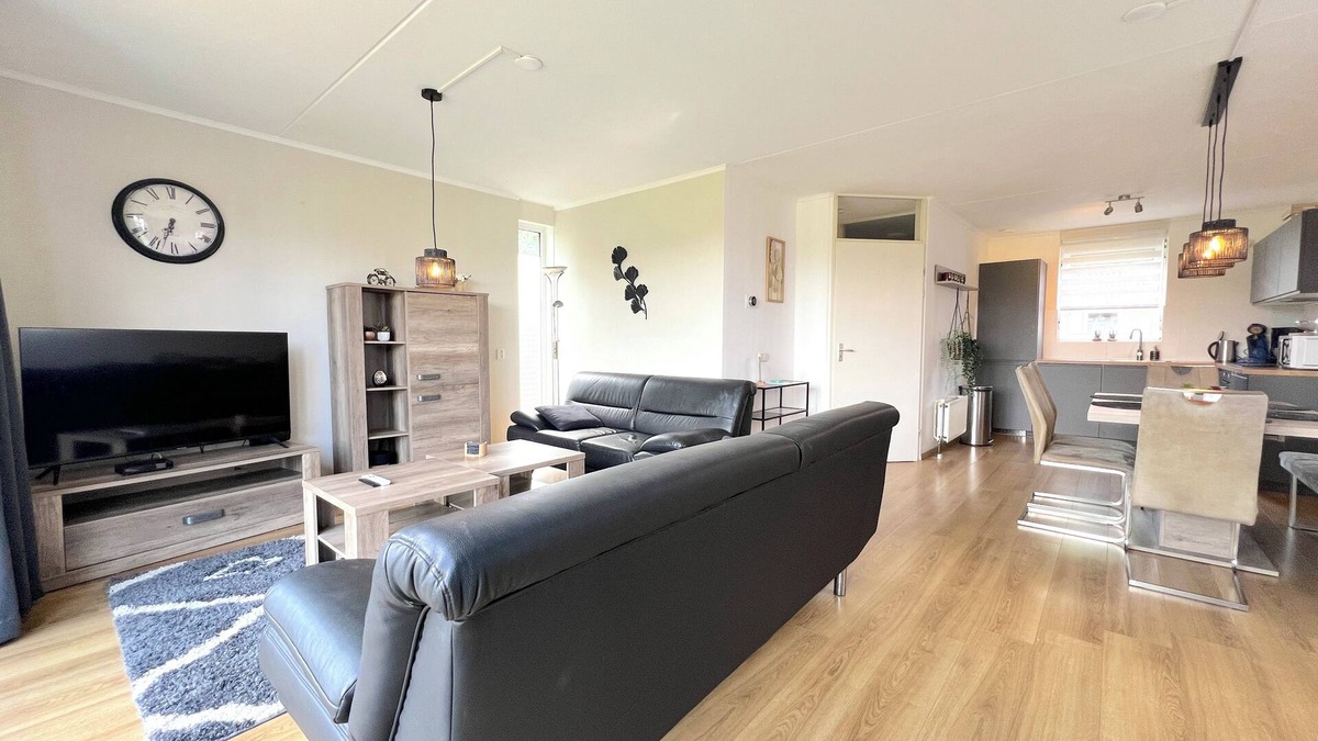 Stevensweert House | Cosy holiday home on a park near the water