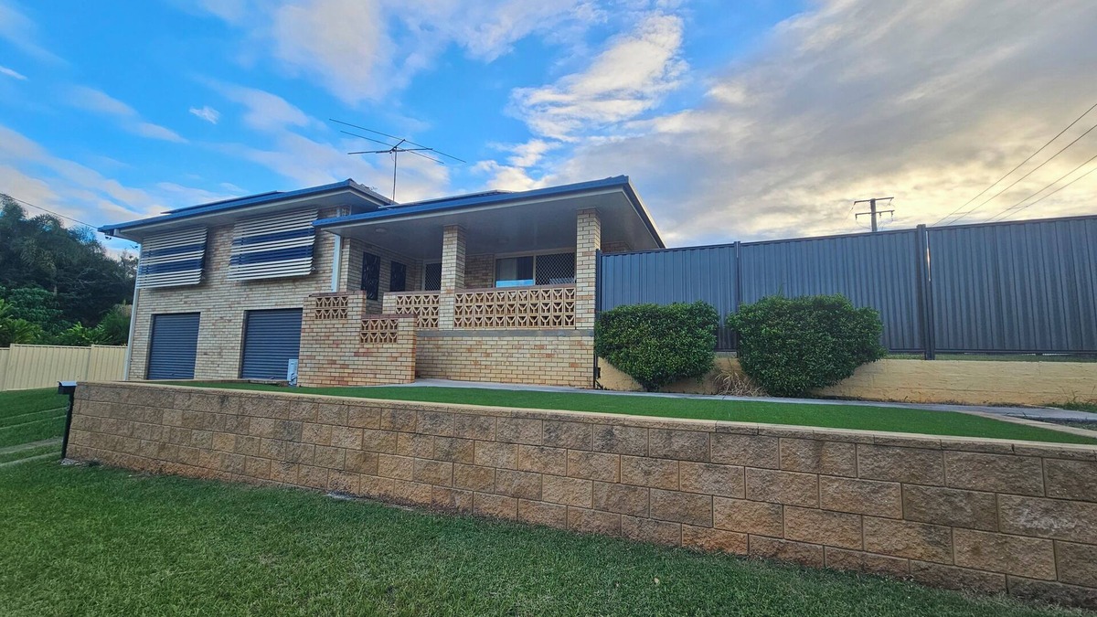 Strathpine House | Cosy home in the Northern suburbs