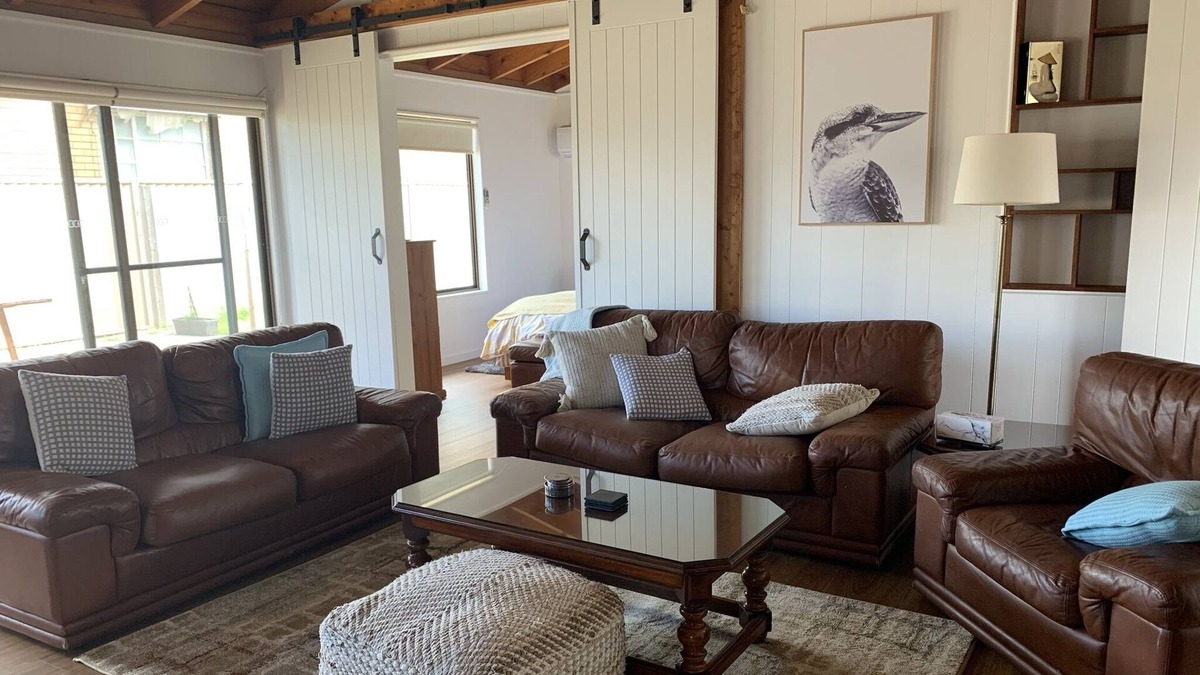 Heathcote House | Cosy house in the heart of Heathcote; walking distance to restaurants and shops