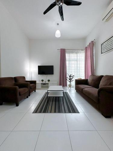Bukit Baru House | Cosy House For Family Or Group In Bukit Beruang Melaka