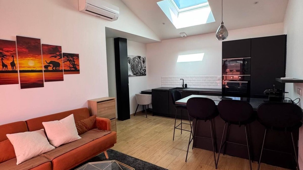 Villenave-d'Ornon House | Cosy house, residential area, garden and barbecue 20 minutes from Bordeaux.