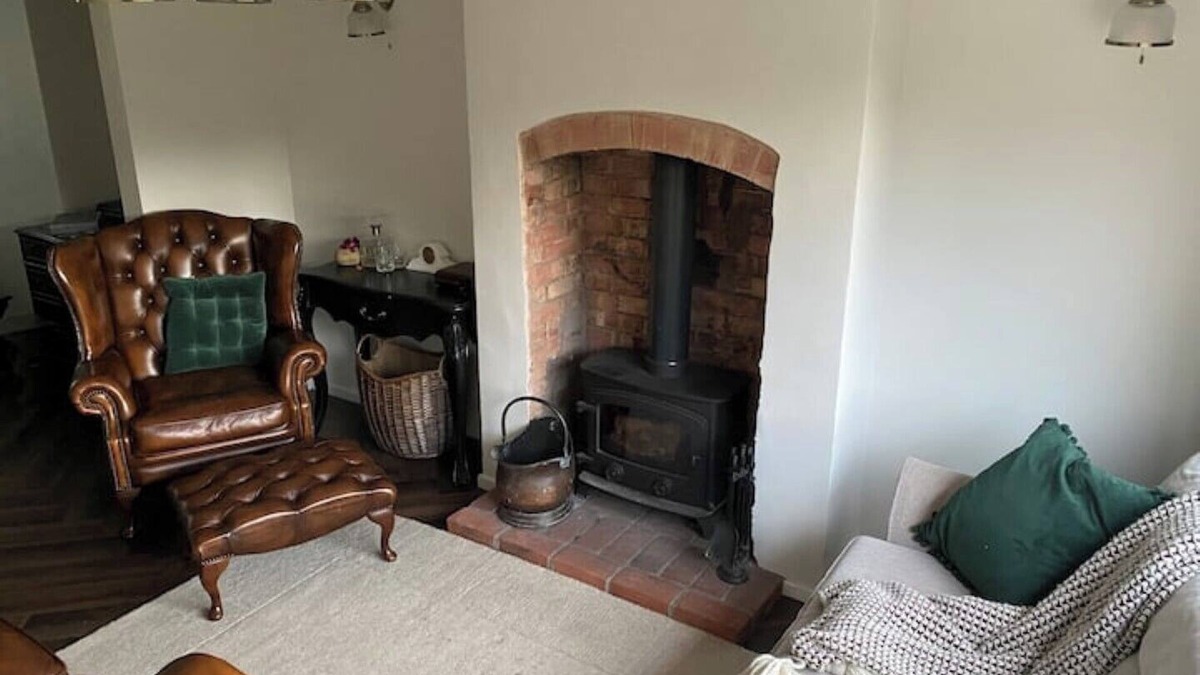 Catshill House | Cosy House Rural Setting