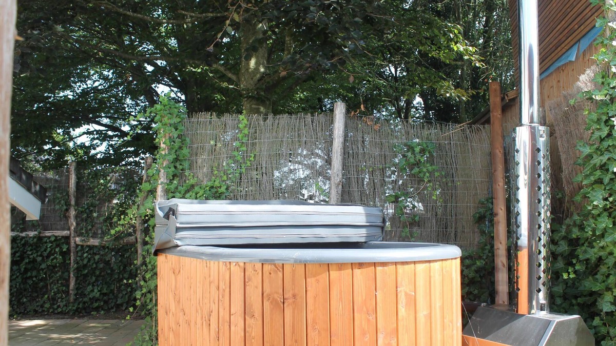 Heijenrath House | Cosy house with private terrace and hot tub