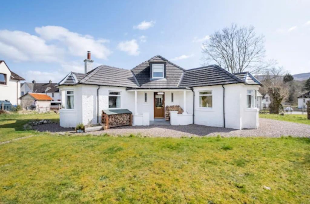 Fort Augustus House | Cosy Hygge/Scottish themed home by Loch Ness