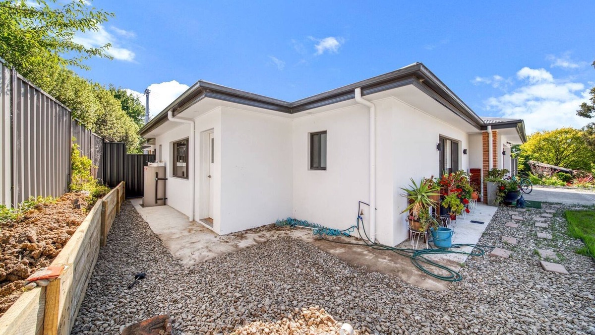 Kambah House | Cosy Kambah 1 Bedroom Near Shops & Parks