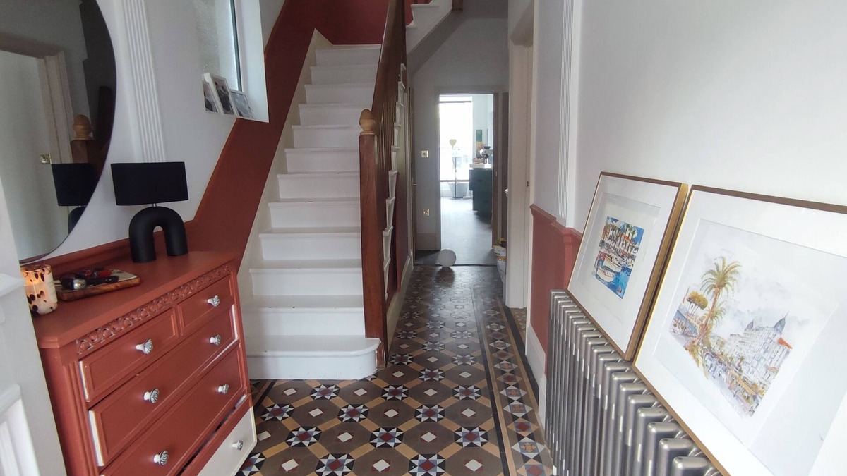 Streatham Hill House | Cosy London Family House Plus Sweet Cat