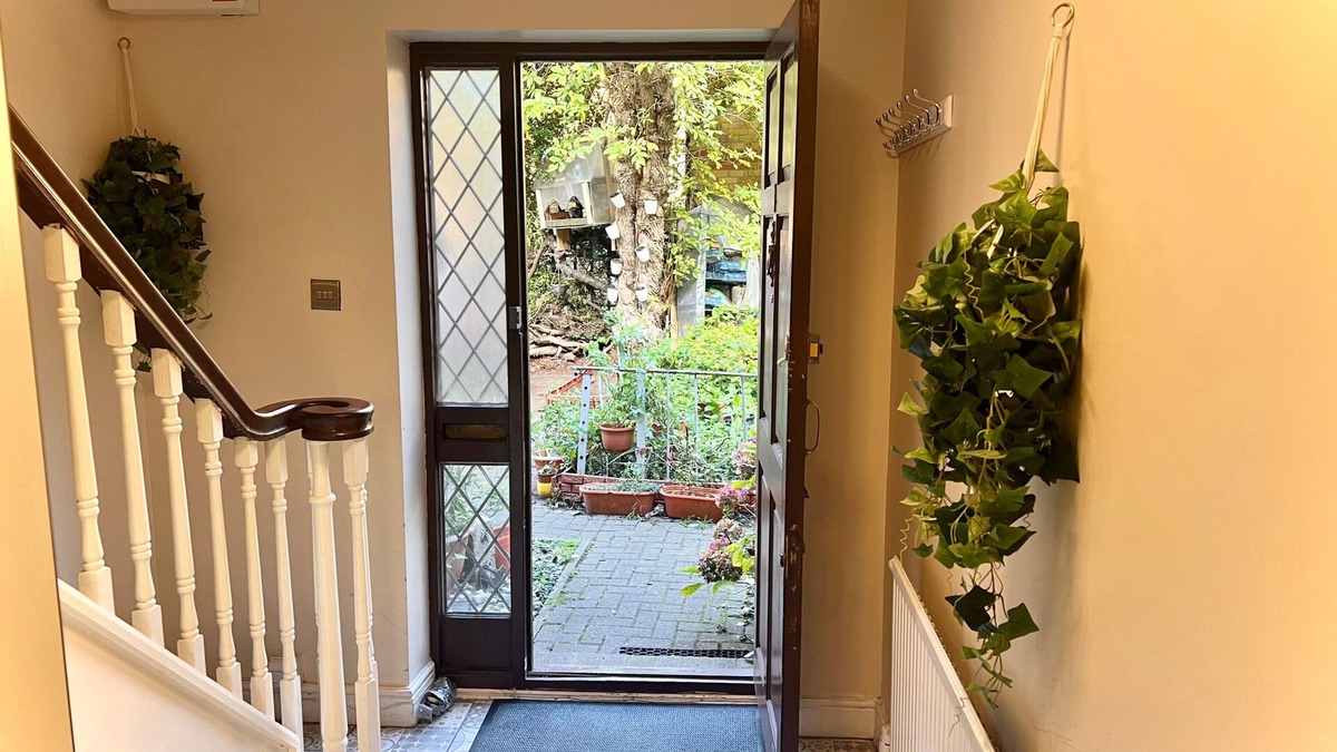 St. Dunstan's House | Cosy London Retreat near Tower Bridge