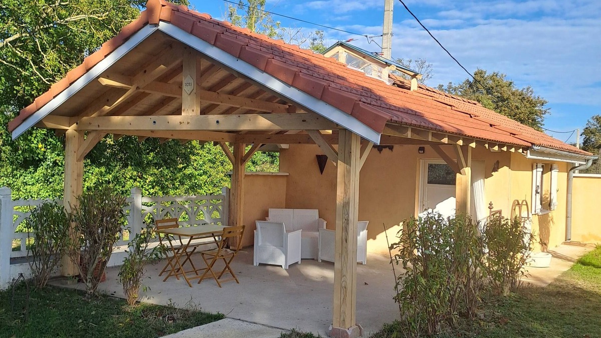 Saint-Paul-de-Varax House | Cosy Maisonette