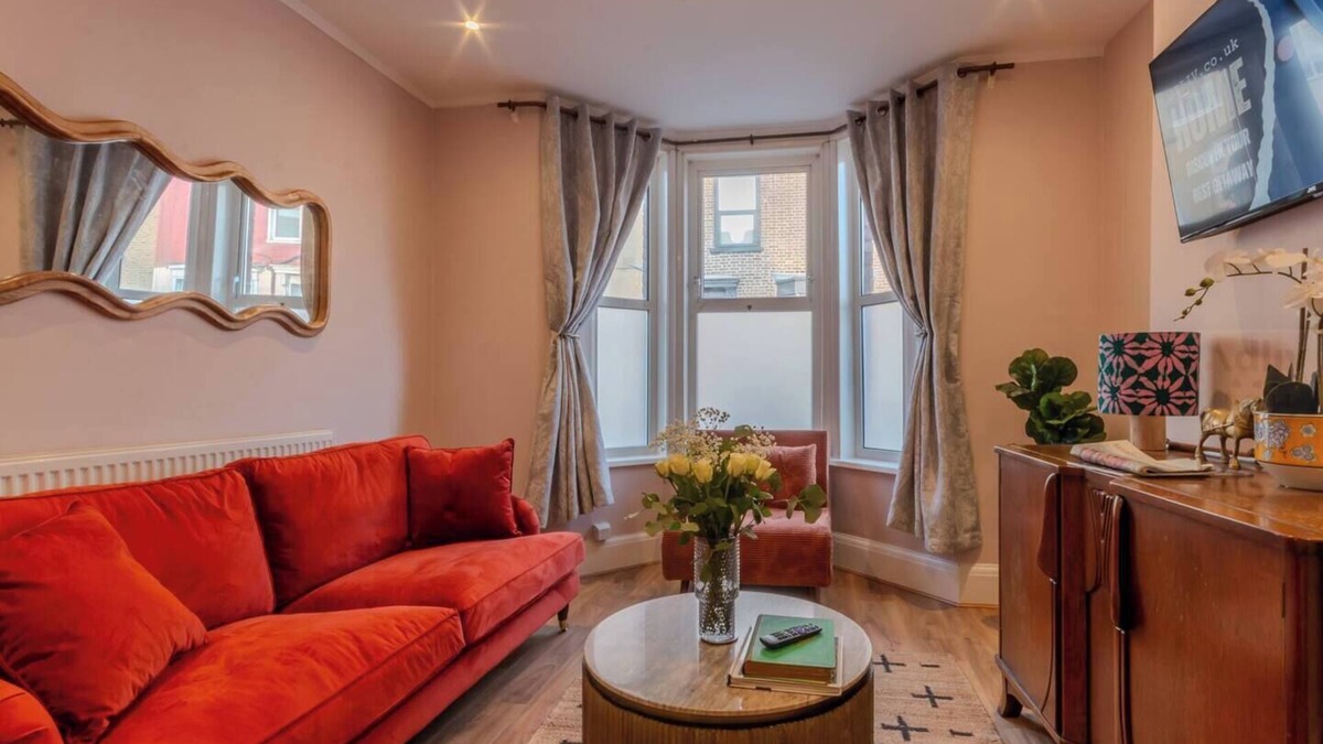 Margate House | Cosy Margate Getaway, sleeps 5 By ADLIV