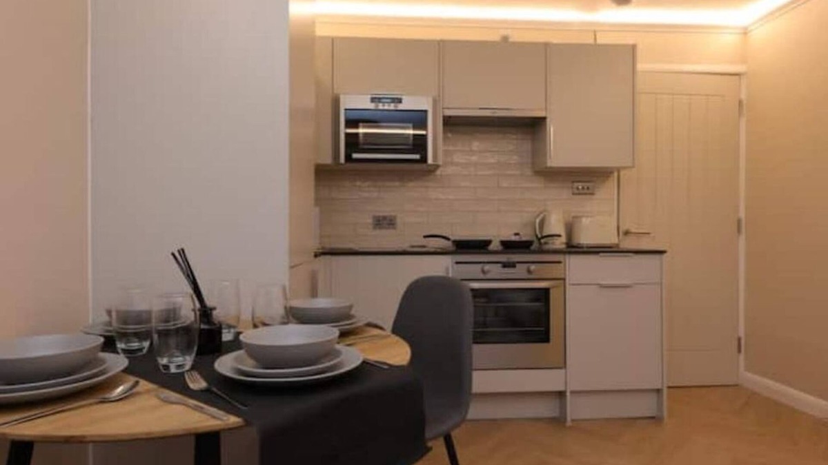 Prince's Apartment | Cosy, modern 2 bed flat close to Big Ben