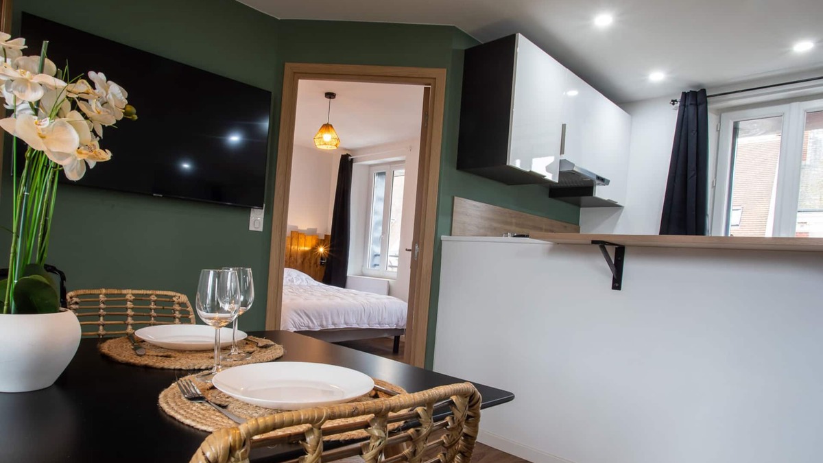 Eu Apartment | Cosy, modern apartment