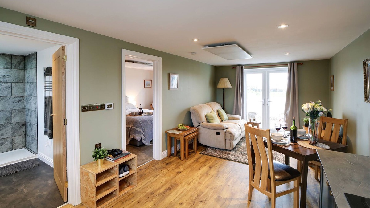 Penryn House | Cosy modern barn conversion for couples in nature. For Falmouth & beaches