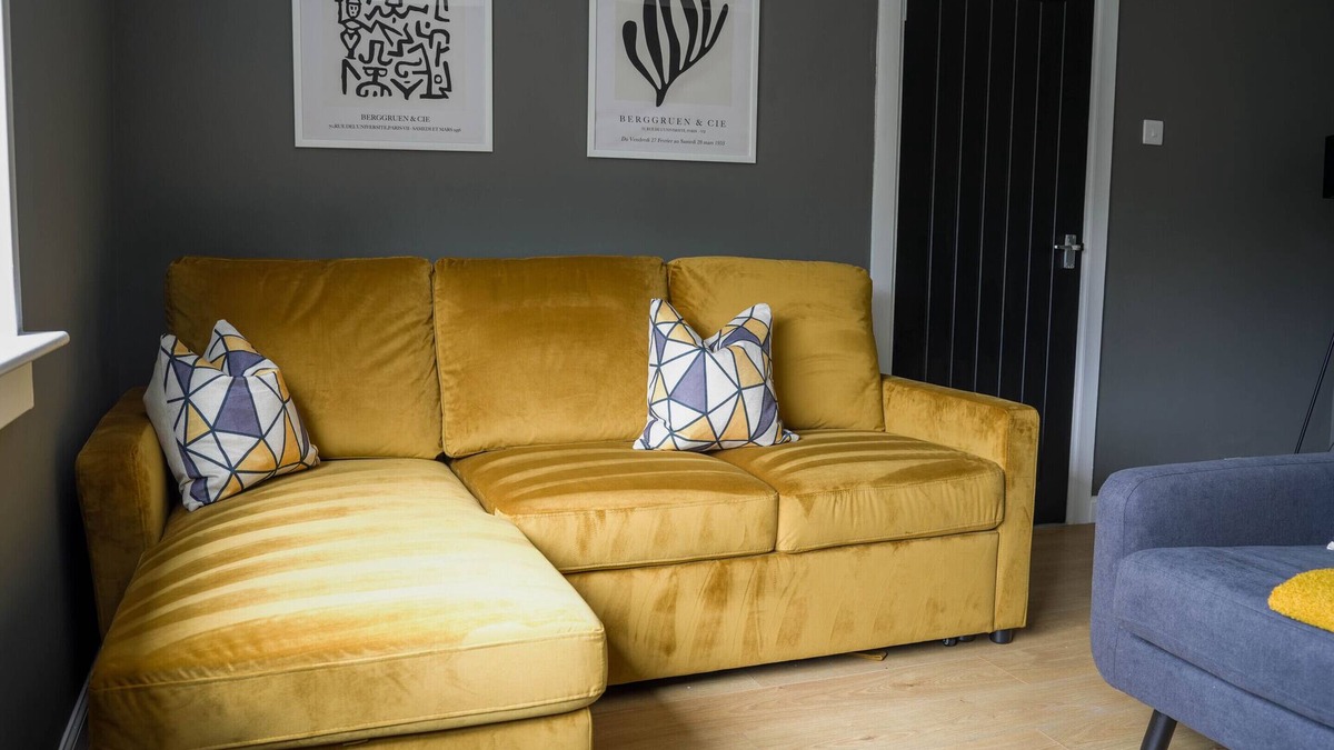 Bathgate House | Cosy Modern Home in Bathgate