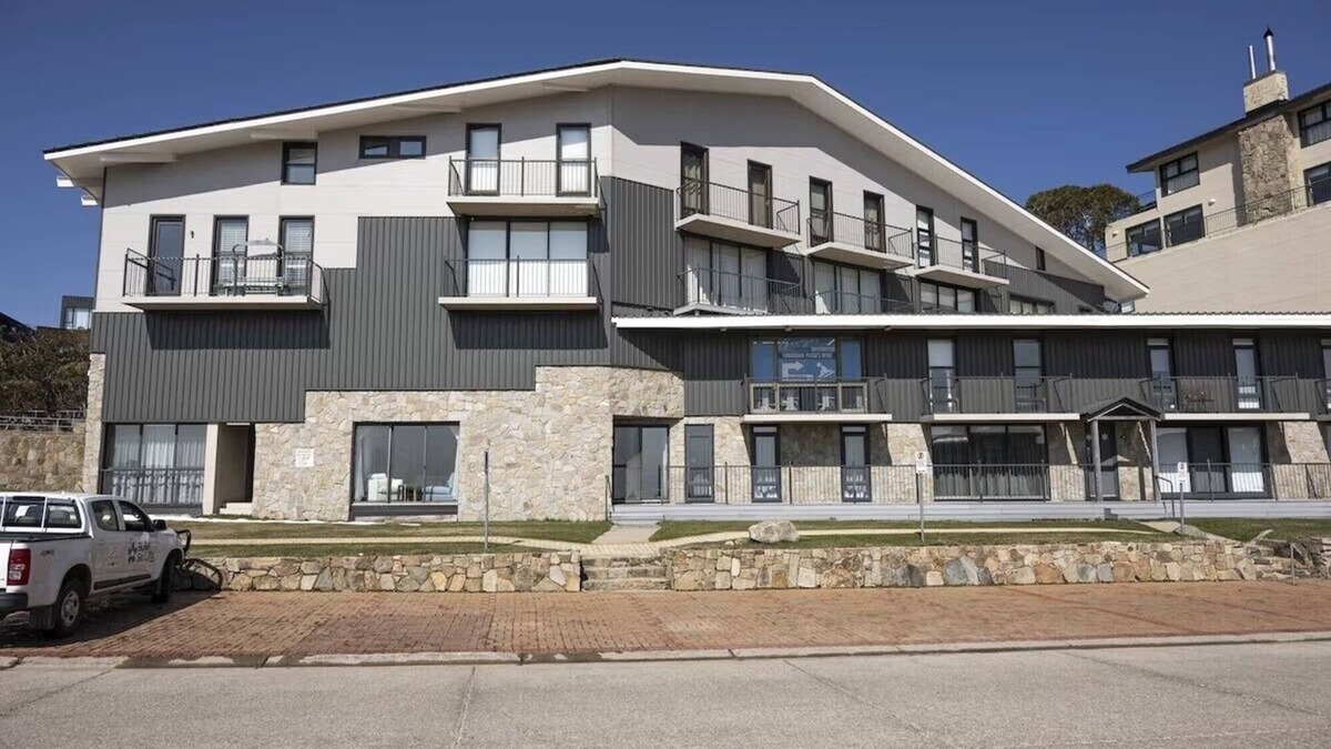 Mount Buller House | Cosy Mount Buller Blue Bird Apartment. In the heart of the village!
