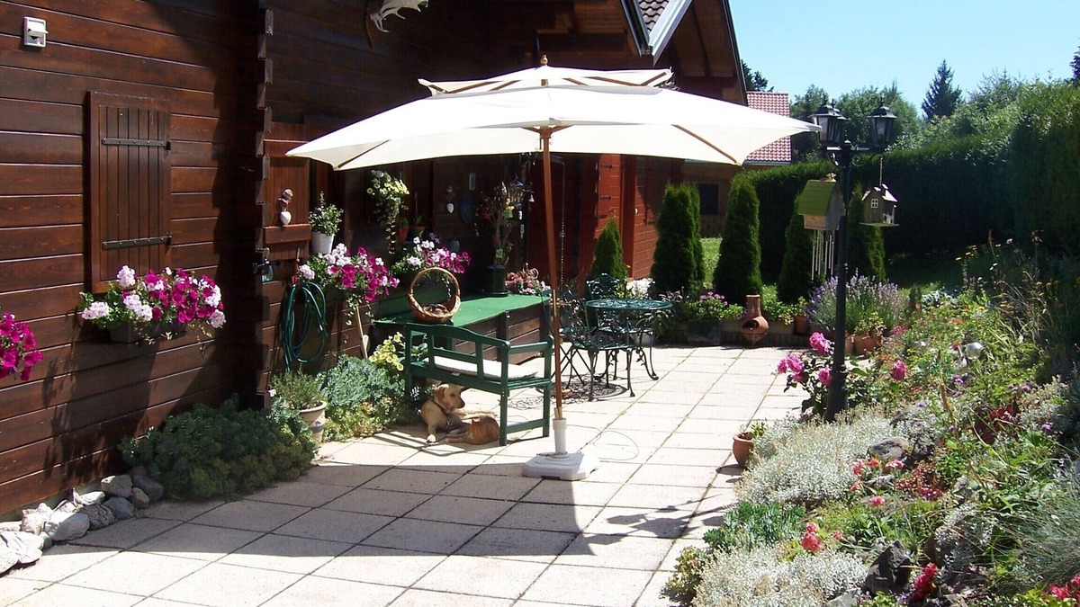 Thollon-les-Memises Apartment | Cosy mountain studio;superb lake/mountain views;100mtr ski lift;sleeps 2/3;WIFII