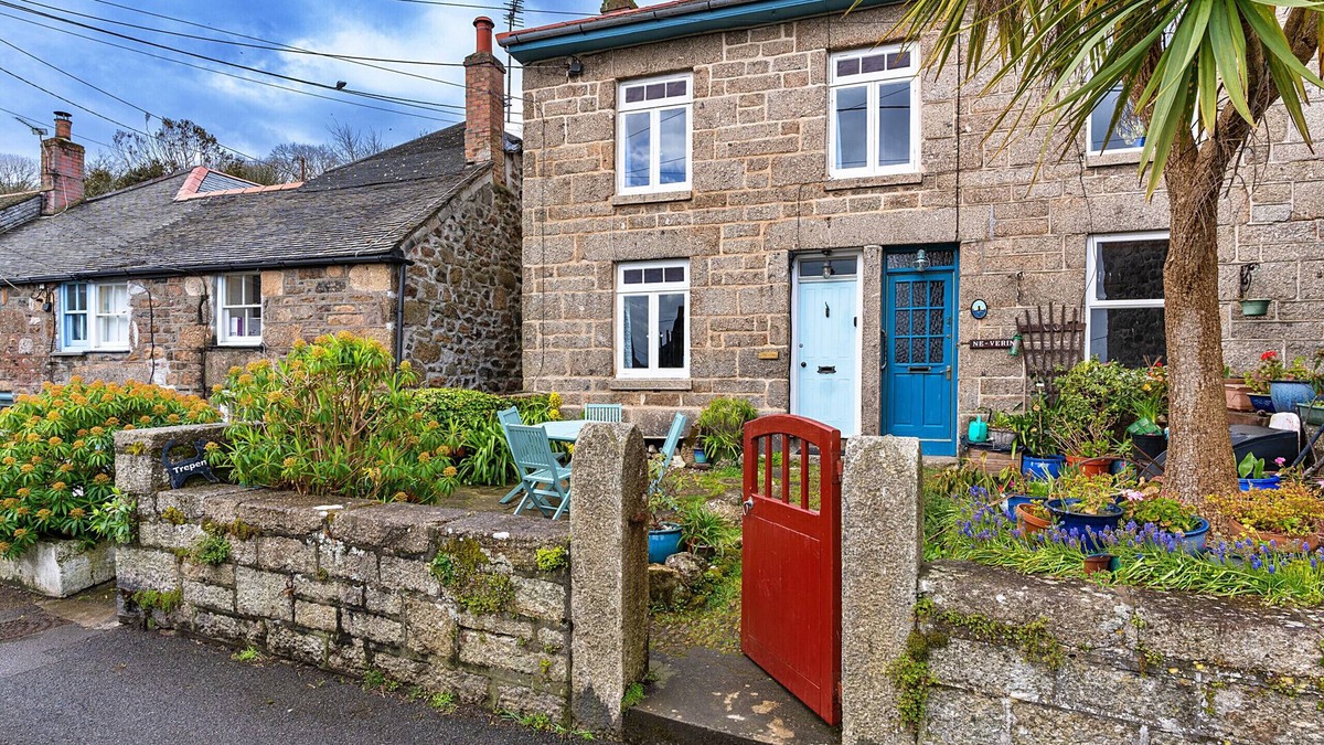Mousehole Cottage | Cosy Mousehole Cottage with Sea Views