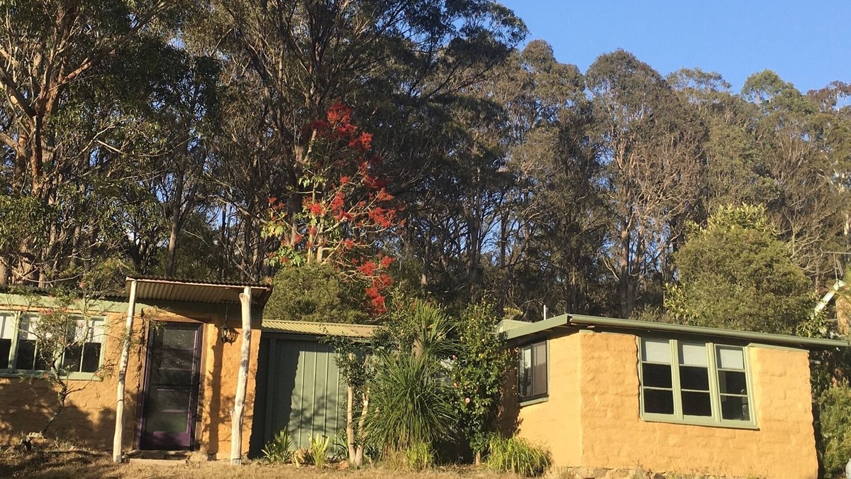 Tanja Cottage | Cosy mud brick cottage in a serene bush setting, near Tathra.
