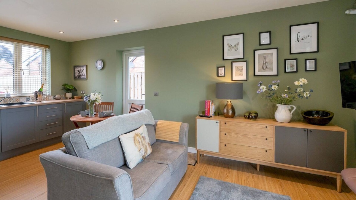 Loppington Apartment | *Cosy, peaceful and modern ground floor apartment* | Pass the Keys