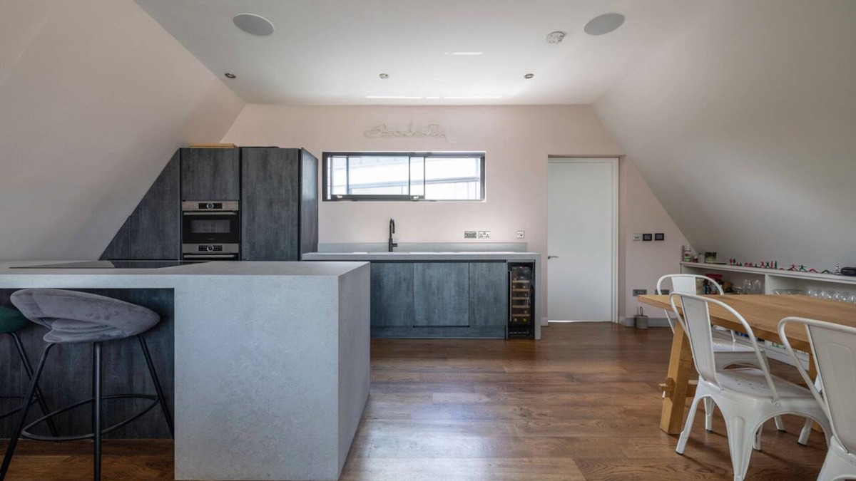 Kentish Town Apartment | Cosy Penthouse in North London. Private king size bedroom with luxury bathroom.