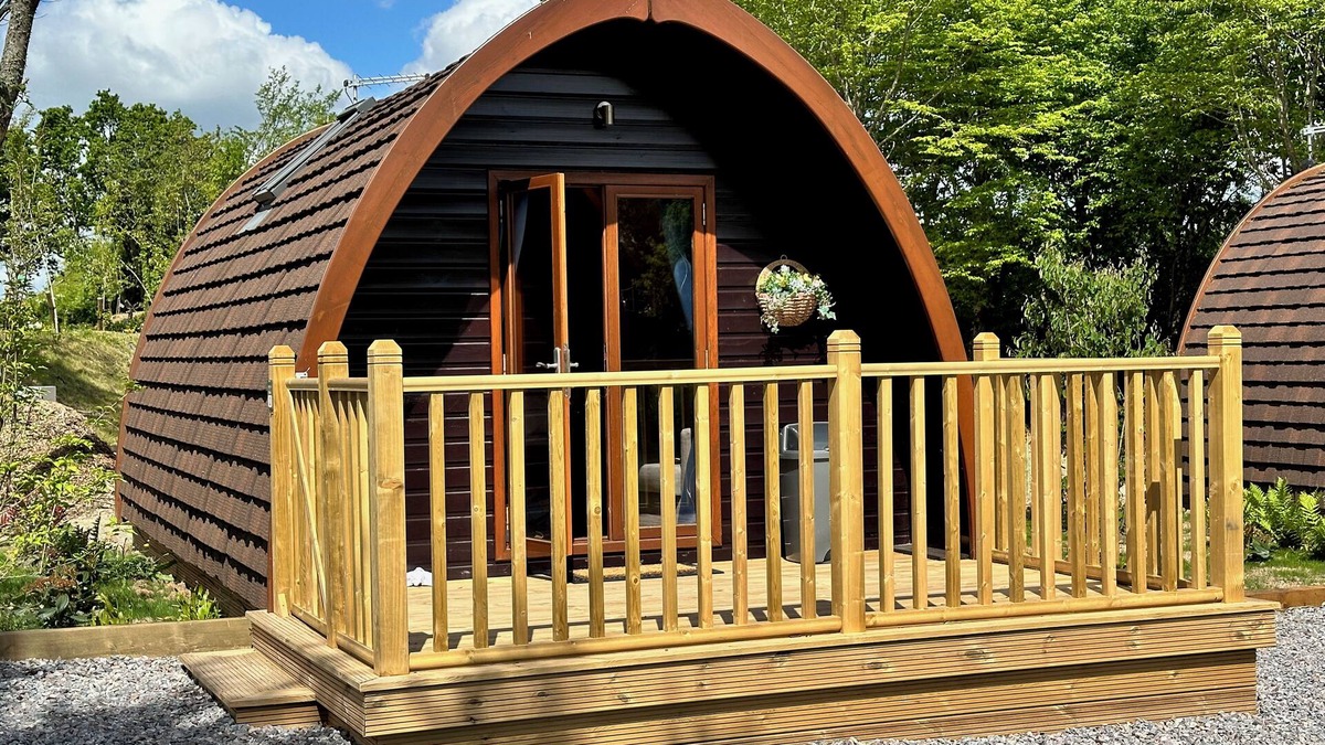 Cheriton Bishop Cabin | Cosy Pod by The Moor With Fishing