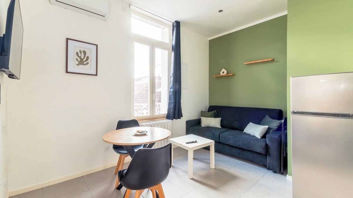 Les Poulettes Apartment | Cosy, quiet, air-conditioned T2 apartment