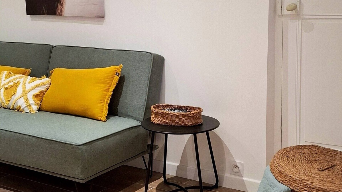 Viviers House | Cosy, quiet town house