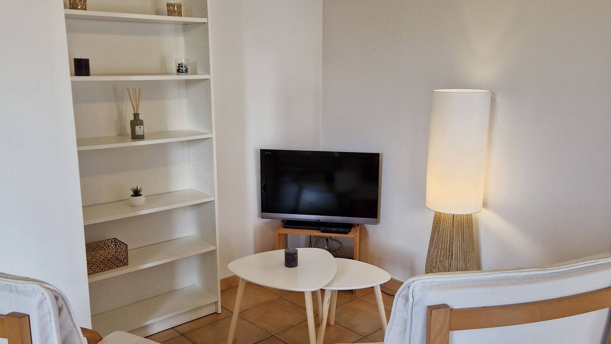 Estang House | Cosy, renovated country house in a quiet location with private garden