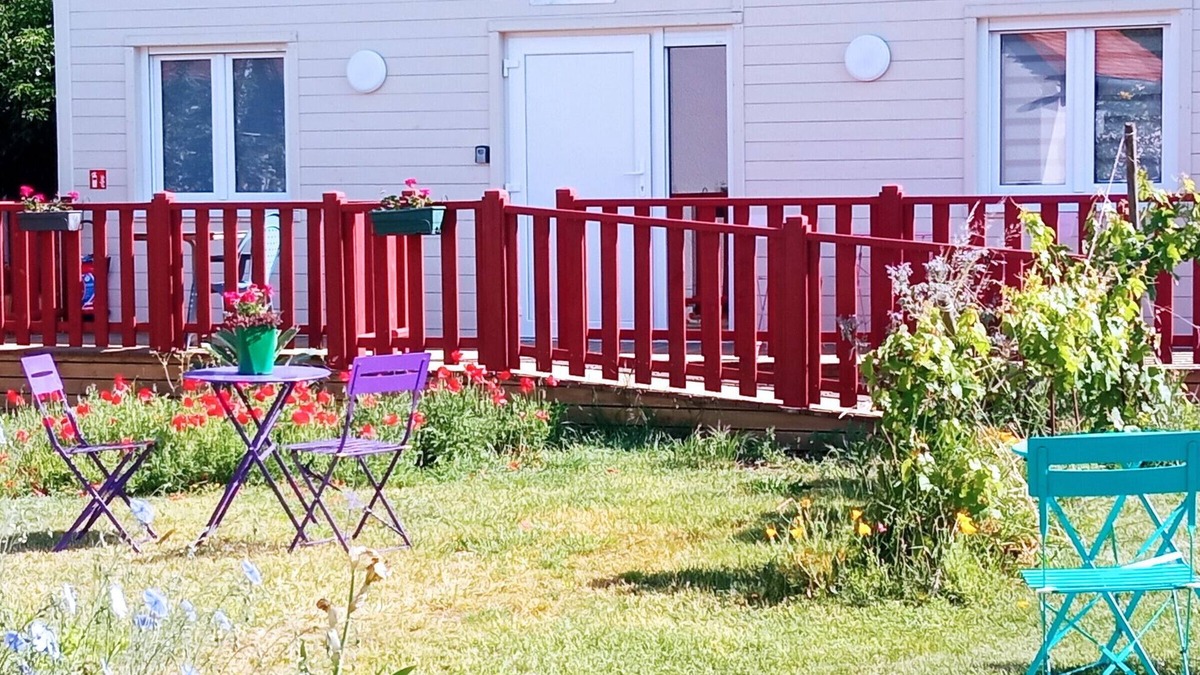 Noyers Bed & Breakfast | Cosy Room with Private Garden & Parking, Wi-Fi, TV, Near Orleans Forest