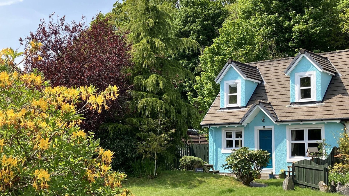 Cairnbaan Cottage | Cosy rural cottage hideaway on historic Crinan Canal